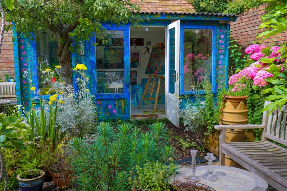 Artist In the Shed 